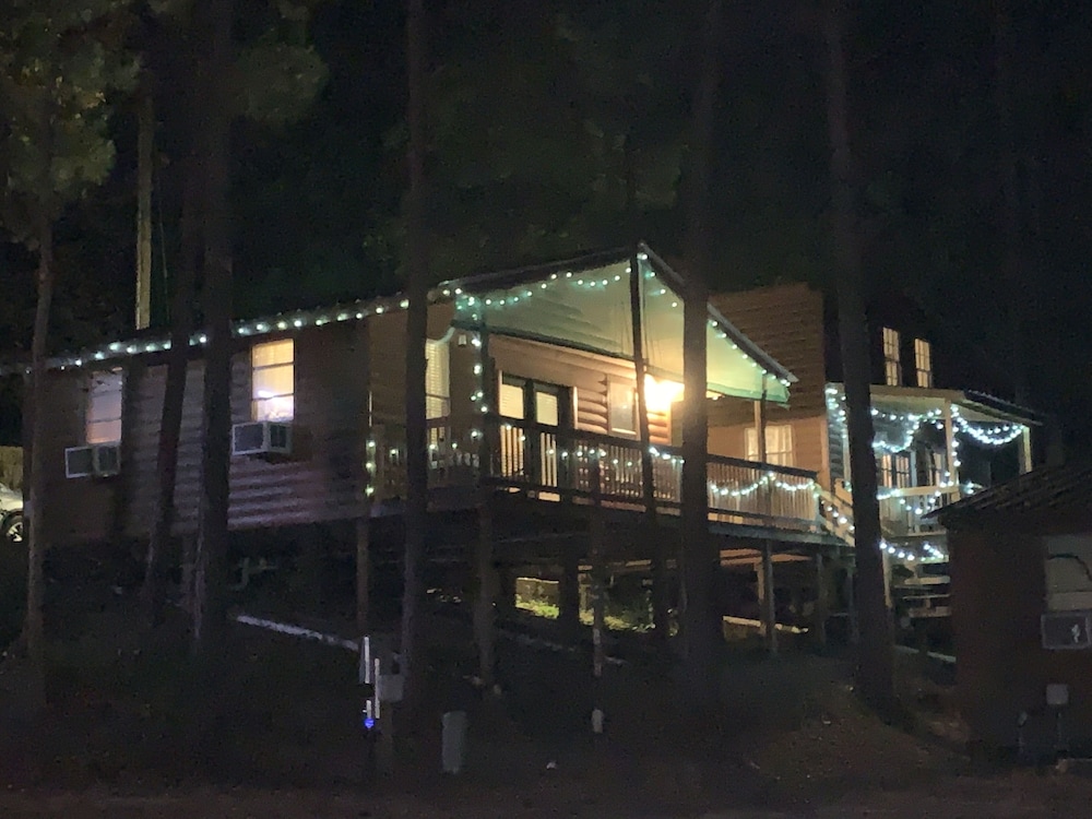 ♦️Cabin 3, Stairs to Waterfront, Lake Livingston, Onalaska. Texas in
