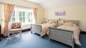 Iron/ironing board, free WiFi, linens