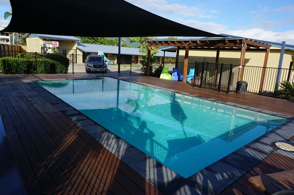 YAL Cairns - A Motel that makes a difference