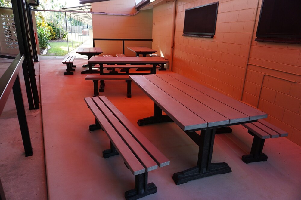YAL Cairns - A Motel that makes a difference