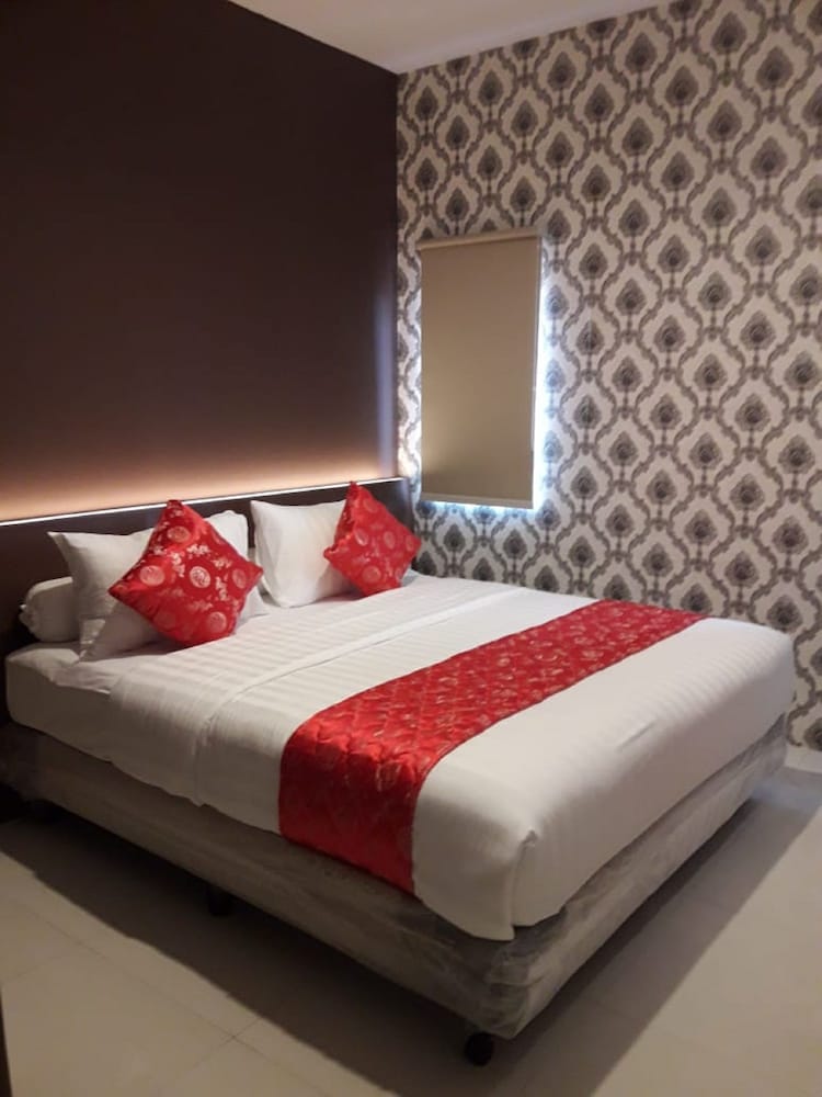 Fortune Front One Hotel Kendari in Kendari Best Rates & Deals on Orbitz