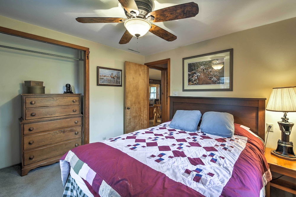 Cozy Wautoma Home w/ Boats & Dock on Bughs Lake! Waushara County Vrbo