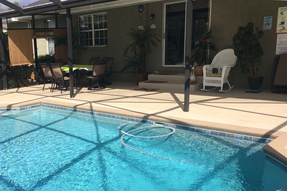 Beautiful Vacation home w/ Heated Pool at Ocala National Forest