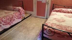 1 bedroom, premium bedding, desk, free WiFi