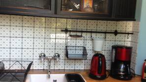 Coffee/tea maker, electric kettle, high chair