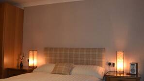 Iron/ironing board, free WiFi, linens
