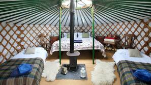1 bedroom, free WiFi, linens