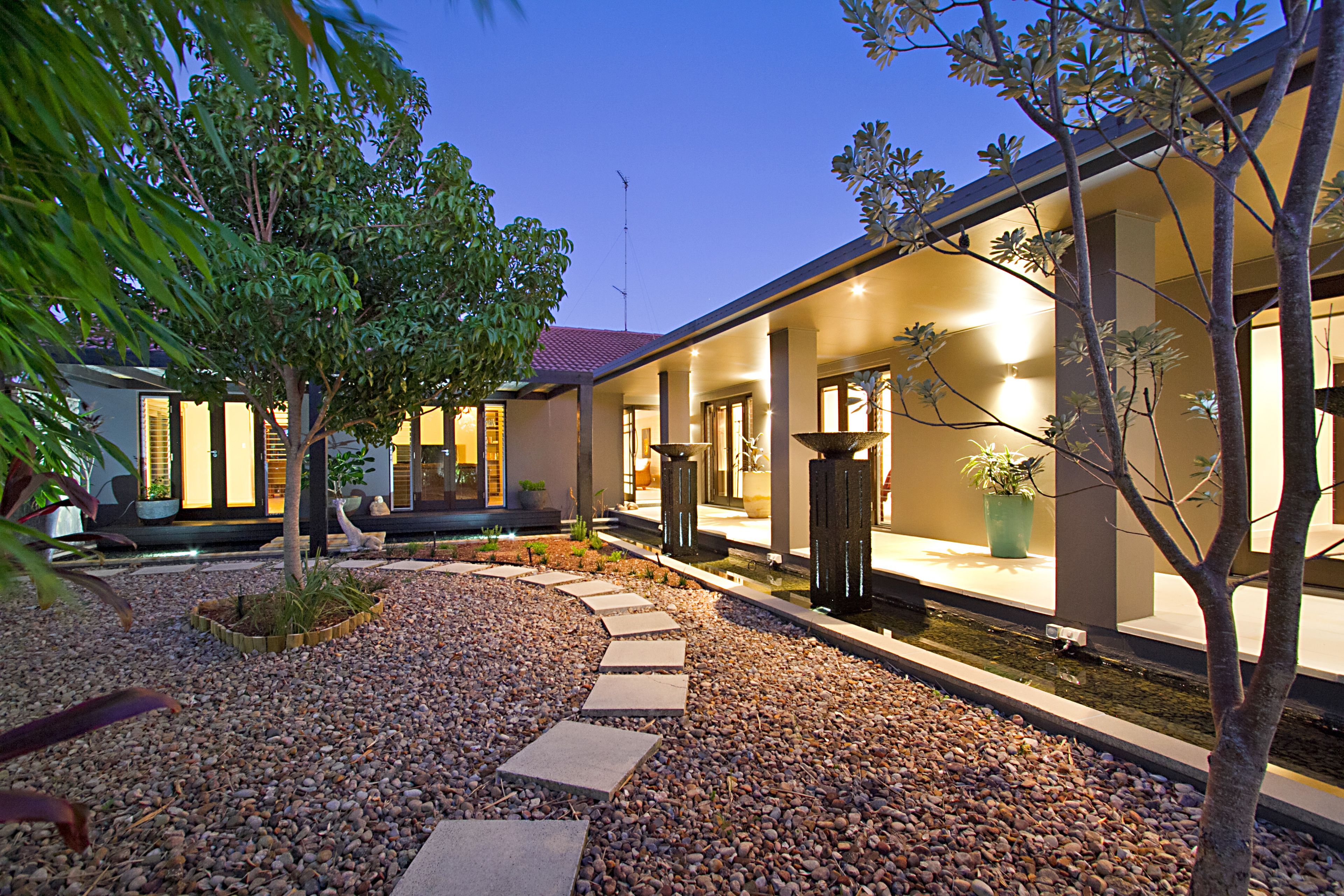 The Bali Hut on the Waters of the Central Gold Coast Apartment 5