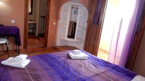 1 chambre, bureau, fer et planche à repasser sur demande, Wi-Fi gratuit