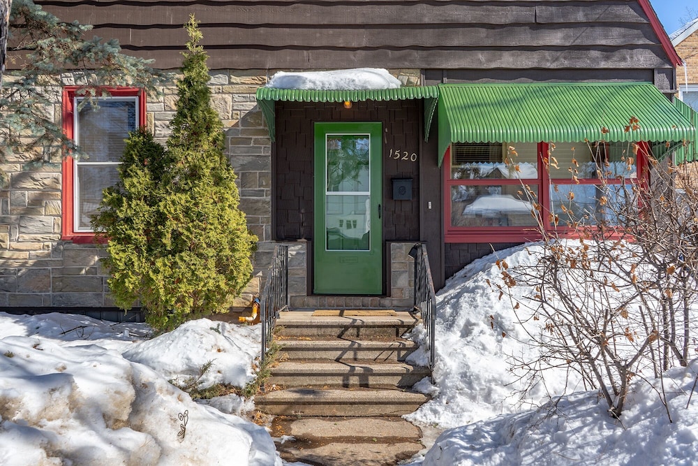 Beautiful Beach House Cottage On Park Point Short Beach