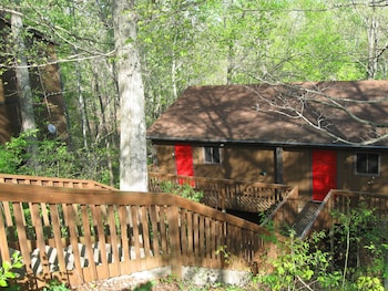 Lovely Treehouse 2 Bedroom Condo Inside Lake Cumberland State