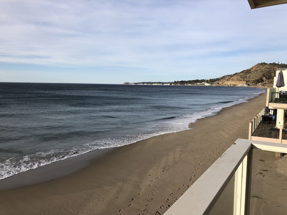 Sunset Malibu Road Premium Ocean Front Penthouse In Los Angeles