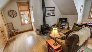 TV, fireplace, DVD player