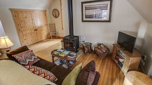 TV, fireplace, DVD player