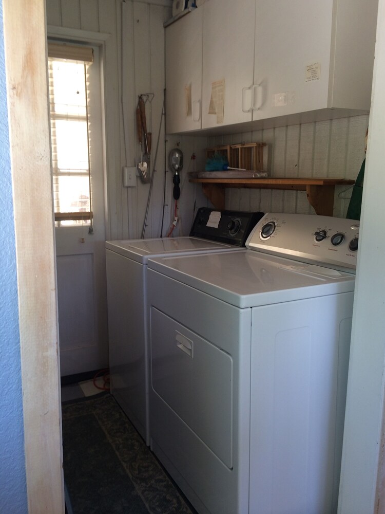 NEAR YOSEMITE Bass Lake Cabin Hot Tub, Lake View, Pet Friendly in