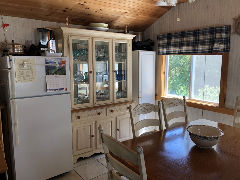 Misquamicut Westerly Secluded Beach Cottage 2018 remodeled and upgraded