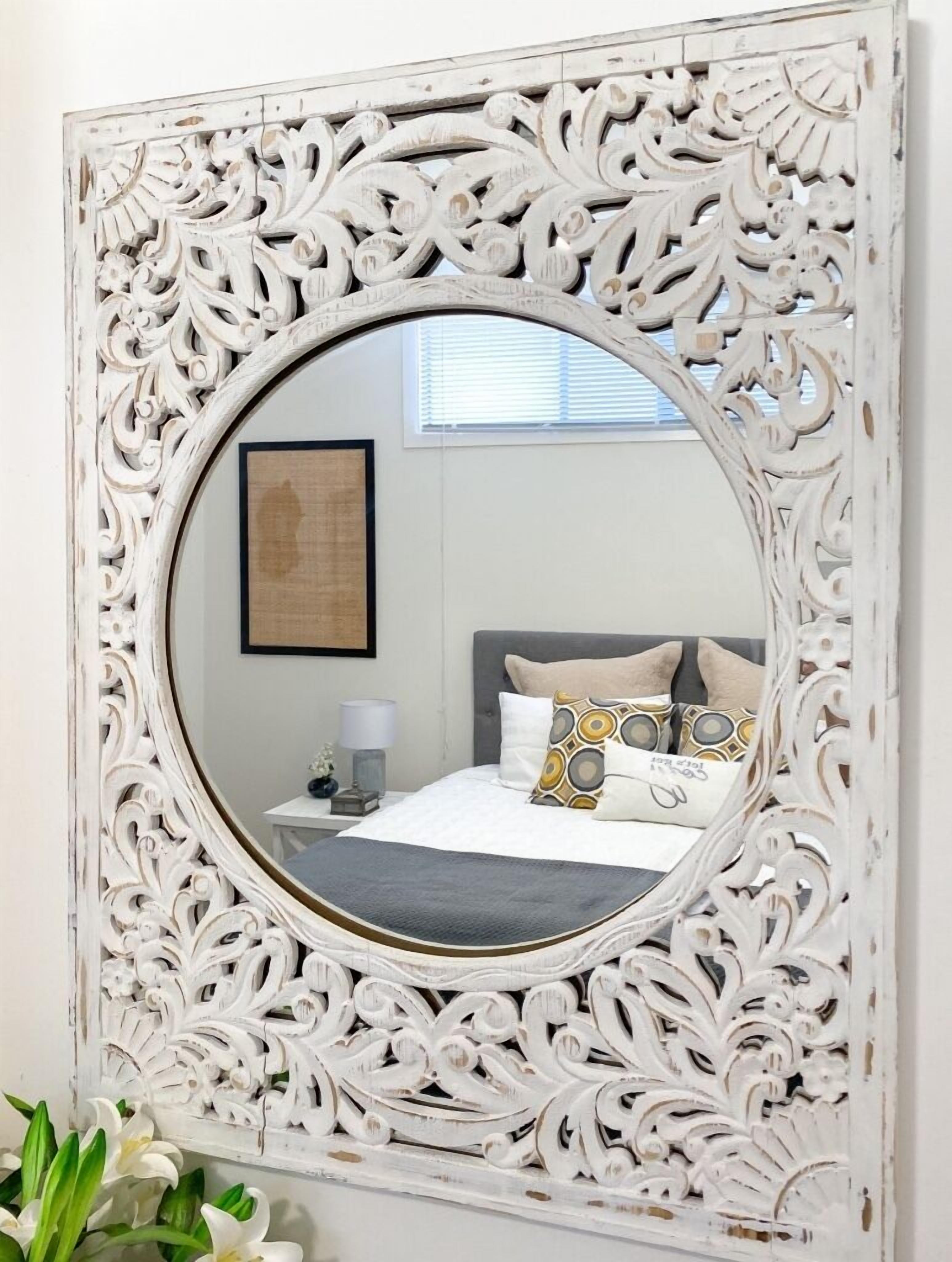 Large modern apartment in leafy lifestyle cafe precinct