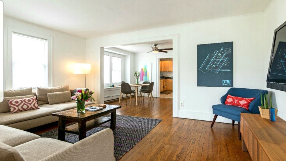 MidCentury Modern Home in Downtown Royal Oak! Royal Oak Vrbo