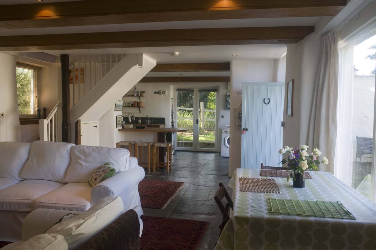 Spacious Coach House With Private Garden 21 Room Prices Deals Reviews Expedia Com