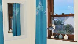 4 bedrooms, iron/ironing board, WiFi, linens
