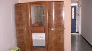 4 chambres, fer et planche à repasser, accès Internet, draps fournis