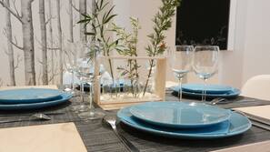 Réfrigérateur, micro-ondes, four, fourneau de cuisine