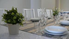 Réfrigérateur, micro-ondes, four, fourneau de cuisine