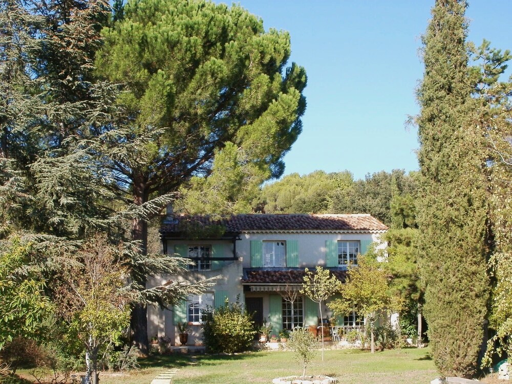 Family House In The Luberon With Large Garden And Pool In - 