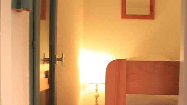 1 chambre, fer et planche à repasser, Wi-Fi