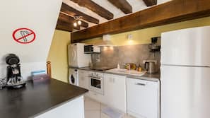 Réfrigérateur, micro-ondes, four, fourneau de cuisine