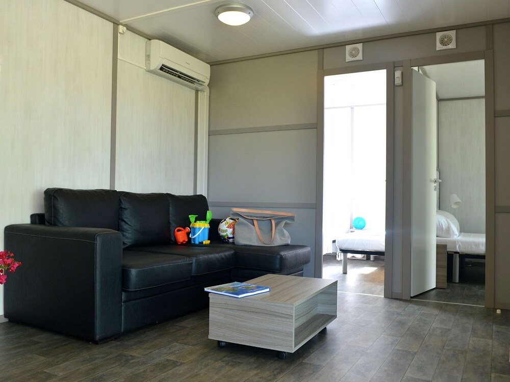 COTTAGE 6 Pers Pool 200 m2, Beach Lagoon Spot KITESURF + Loc car