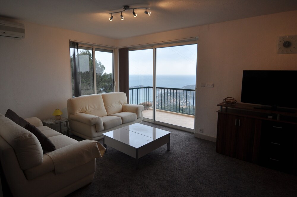 3 bedroom apartment with sea view 180 ° Beaulieu and St Jean Cap Ferrat
