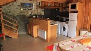 Fridge, microwave, oven, hob