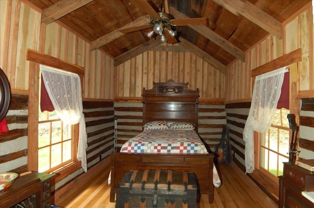 Very Private Rustic Log Cabin Nashville Tennessee Reviews