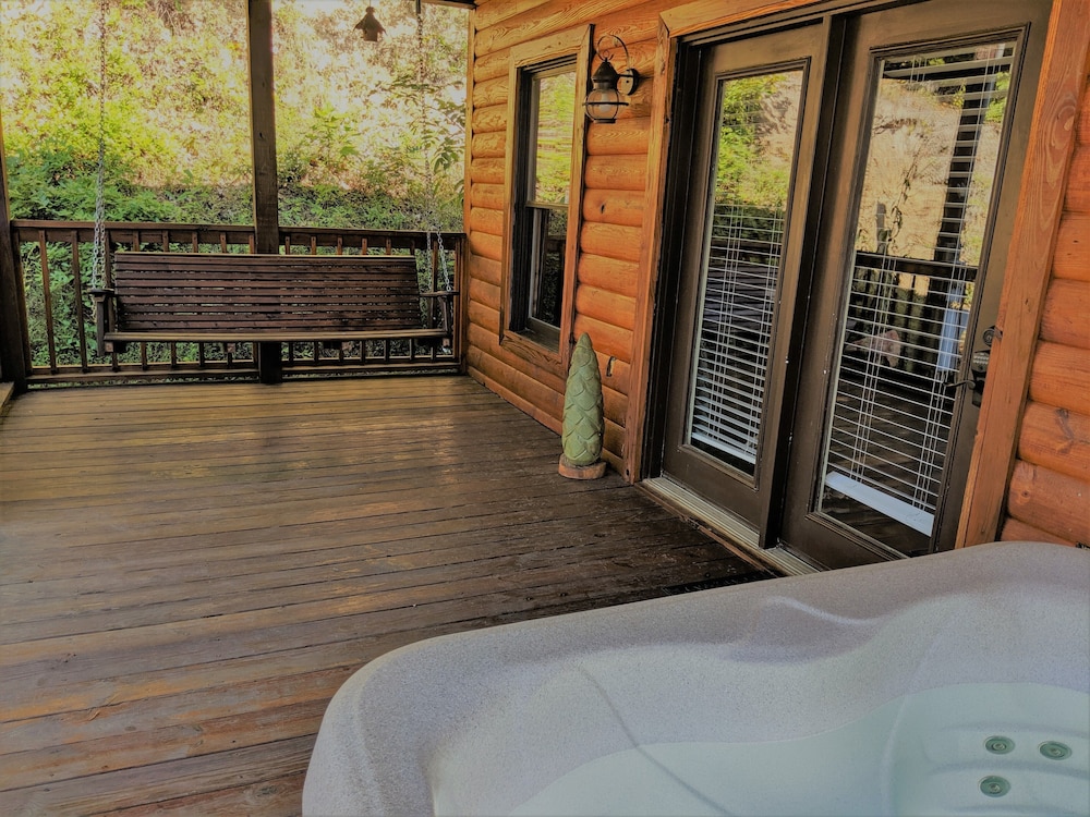 Private & Secluded Yatesville Lake Cabin Rental, Lakeview, Wifi, Kayaks