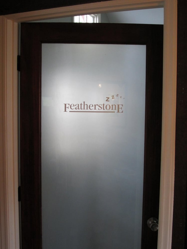 FEATHERSTONE!  Unique Cottage Getaway in Hendersonville, N.C.