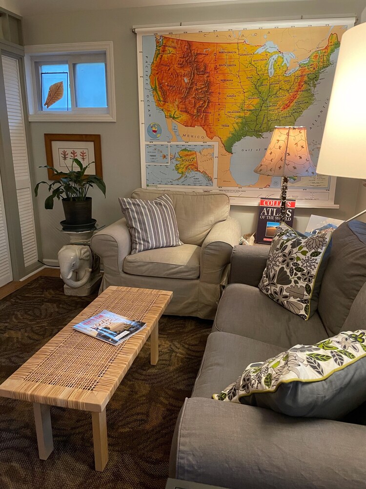 FEATHERSTONE!  Unique Cottage Getaway in Hendersonville, N.C.