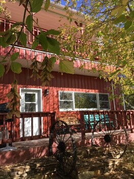 The Big Red Barn On The River Reviews Photos Rates Ebookers Com