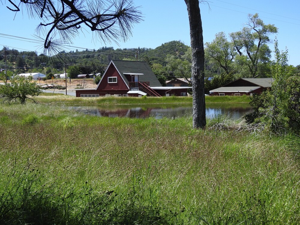 , Julian, CA  Historic Apple & Gold Mine Town A-Frame 1-Bed, Pets Okay