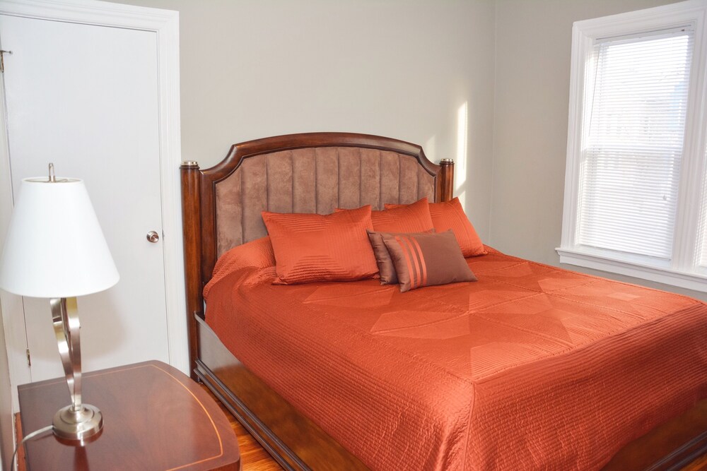 Ious 3br Apt Near Julian S On Federal Hill 1 Mile From Downtown Ious 3br Apt Near Julian S On Federal Hill 1 Mile From Downtown Providence In Hotel Rates Reviews Orbitz