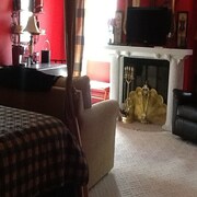 The 10 Best Hotels In Baraga Houghton For 2019 Expedia Paris Room Sleeps 4 Located Inside Linnas Lodging In Beautiful Lanse Mi