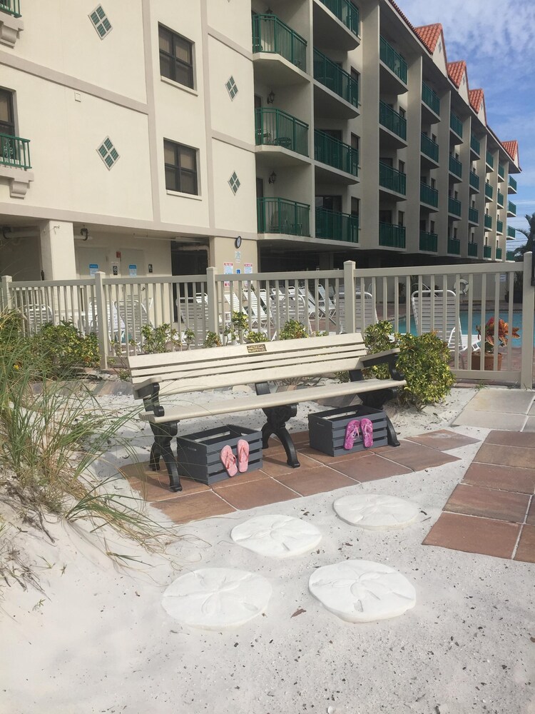 BEACH FRONT CONDO ON  ST PETE BEACH MARCH APRIL DATES AVAILABLE BOOK NOW !!!