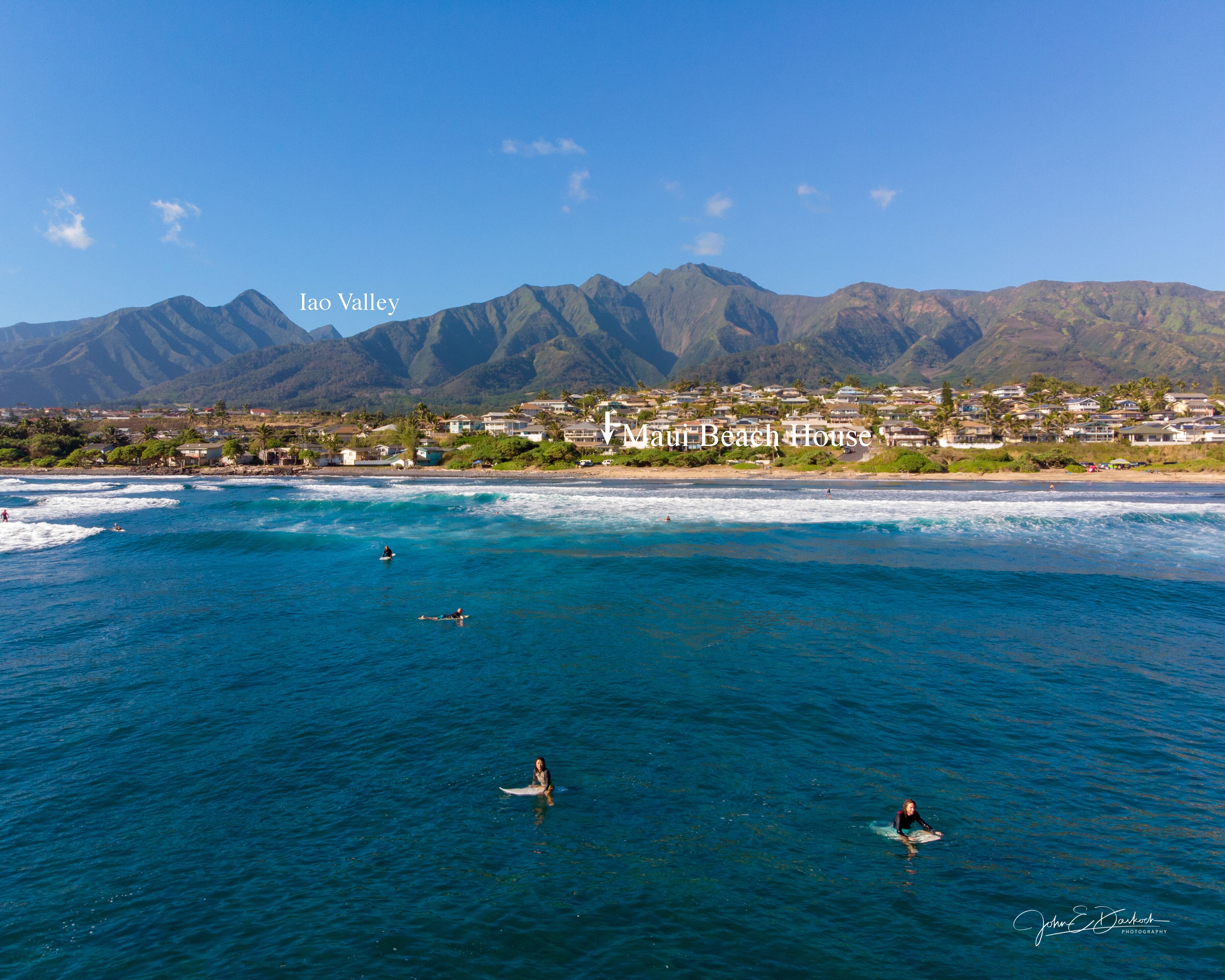 Watch Whales and Surfers From Deck, Away From Crowds yet Easy Drive Everywhere in Wailuku, United States