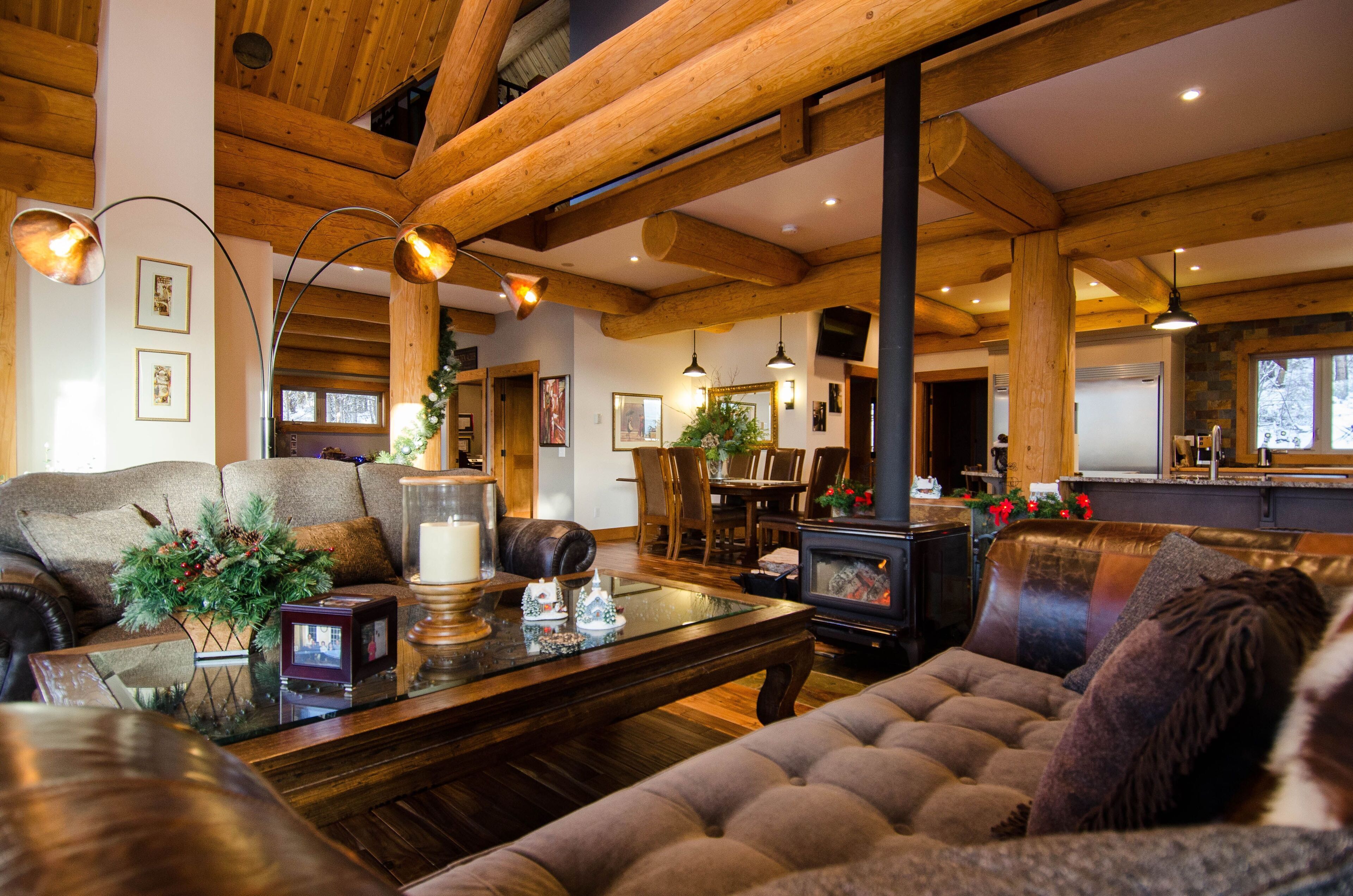 Golden Acres Mountain Lodge Owl's Nest in Golden in Golden, Canada