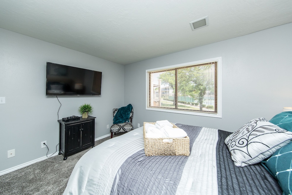 Relax at Sports Village Resort Heated Pool, Hot Tub, and Condo with