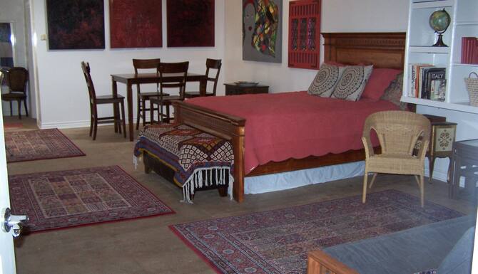 Sallie S Best Guesthouse Great Neighborhood Comfortable Convenient Beautiful Los Angeles Usa Expedia Fr
