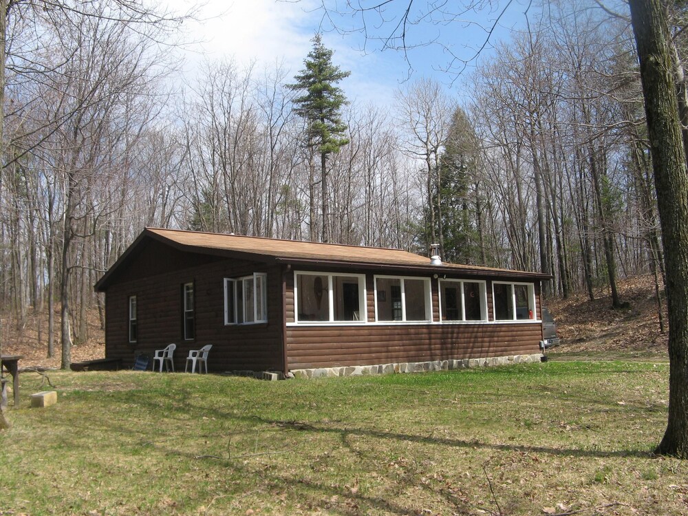 Secluded Mountain Top Cabin With Long Western Views In Bradford