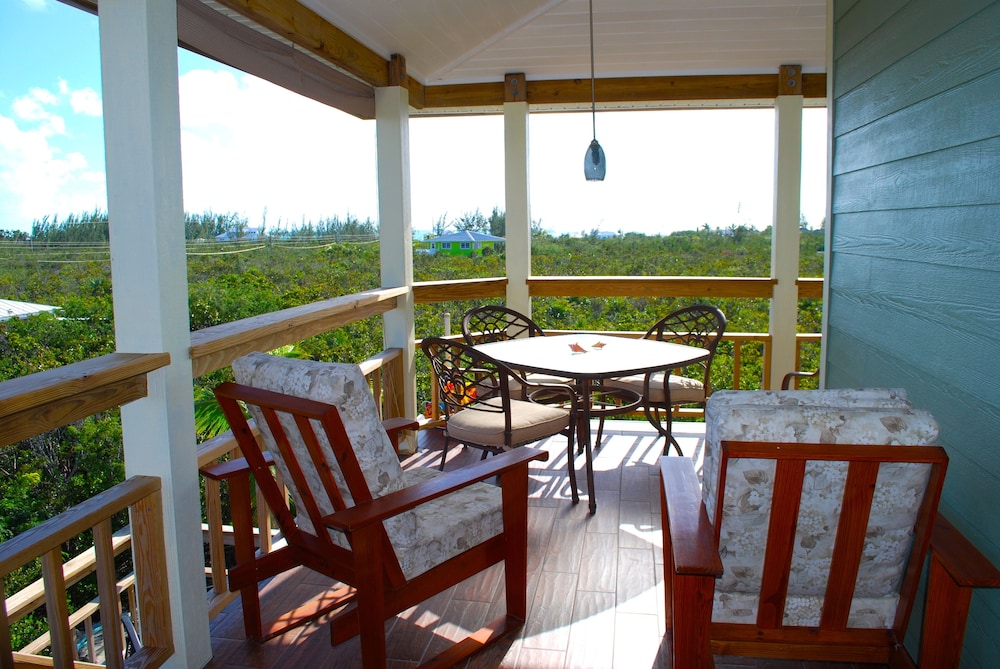 Sea Views And Walk To The Beach 2 Bedrooms 1 Bath Full Kitchen In