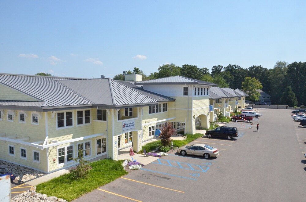 Staterooms 2N, Waterside View, heated pool, near Holland State Park Beach