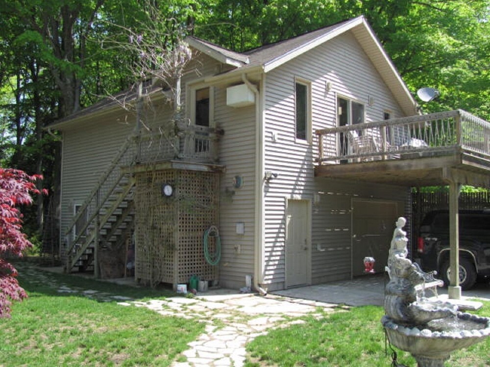 Frenchman Bay Cottages Loft In Owen Sound Hotel Rates Reviews